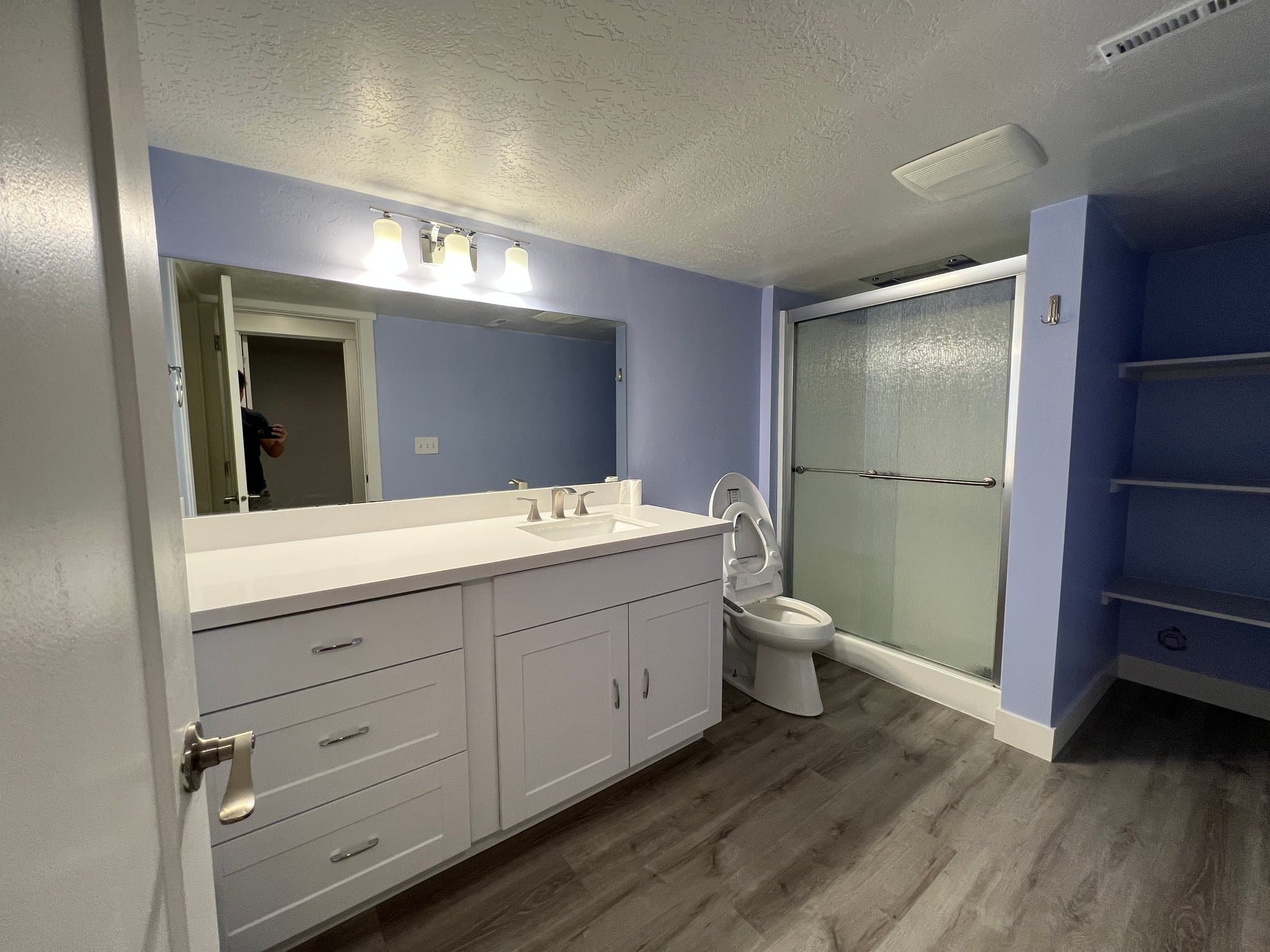 Vineyard House: 96 w 570 n