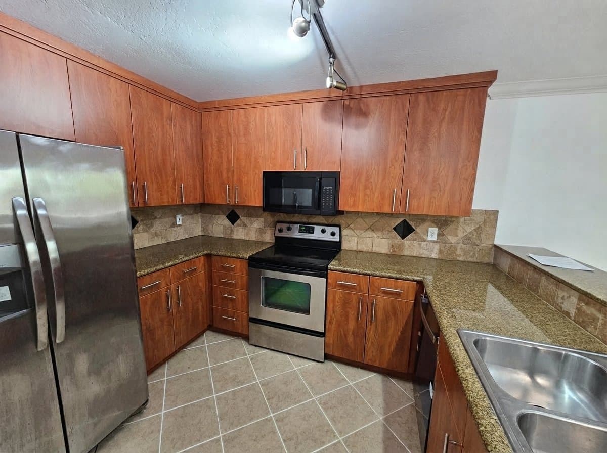 San Diego Condo: 7003 Saranac St