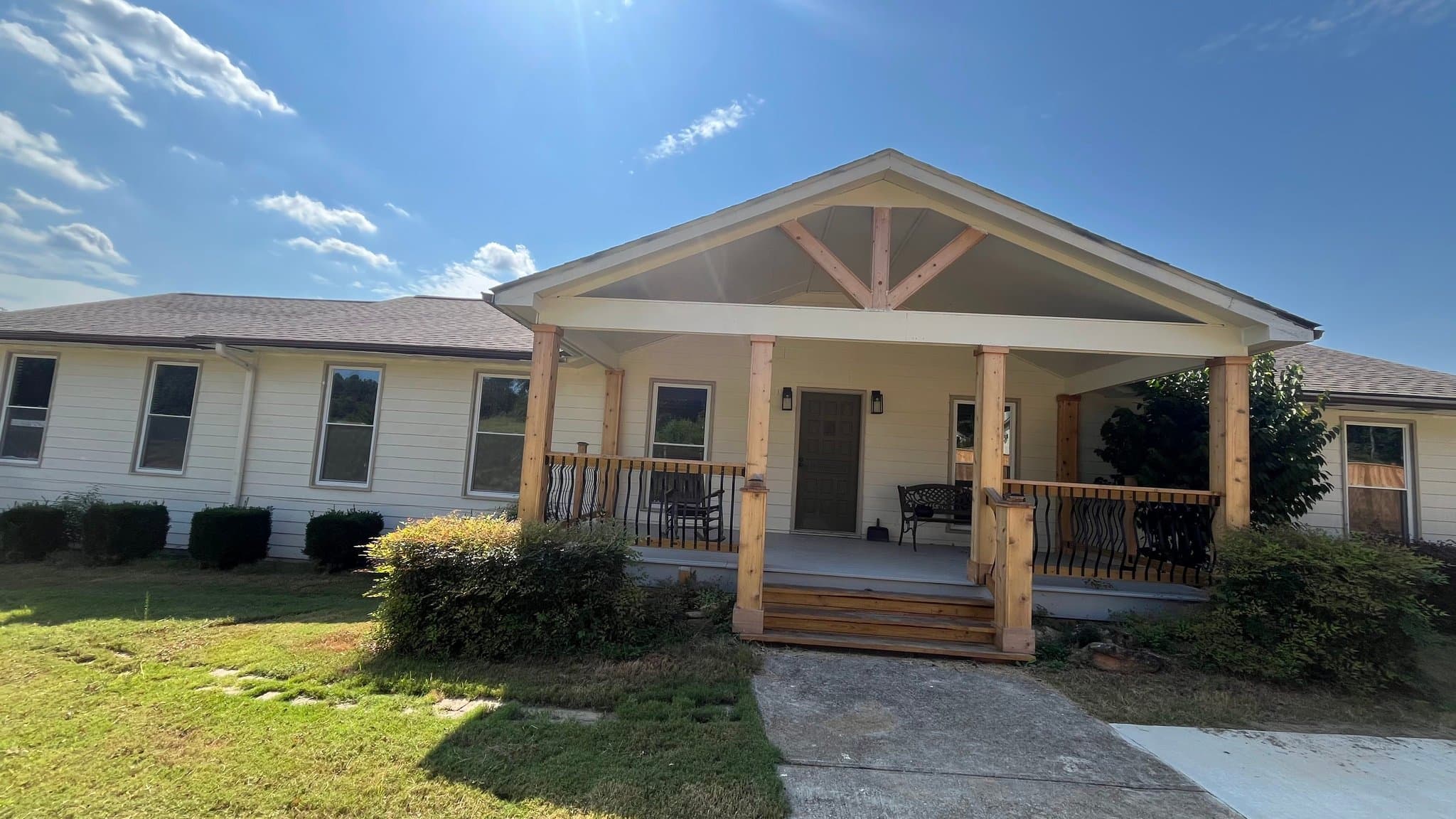 Winder House: 806 clyde boyd rd