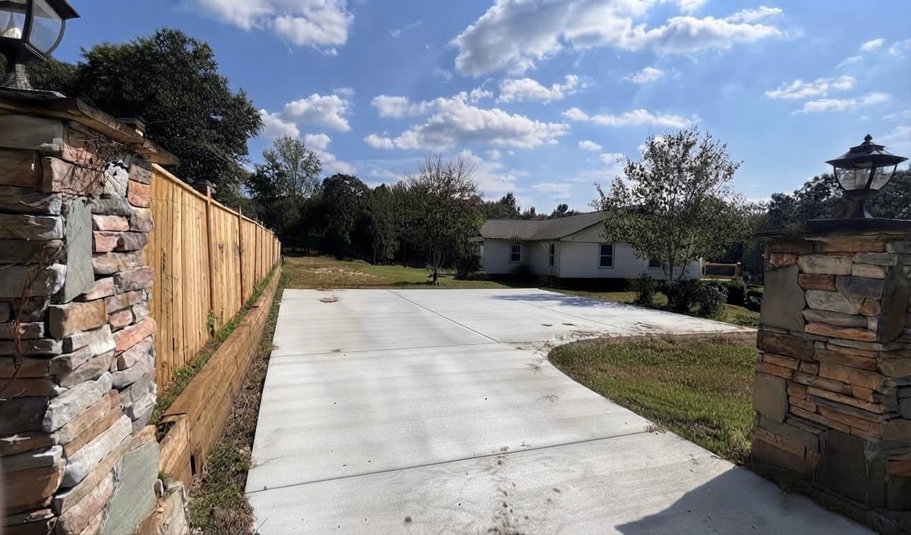 Winder House: 806 clyde boyd rd