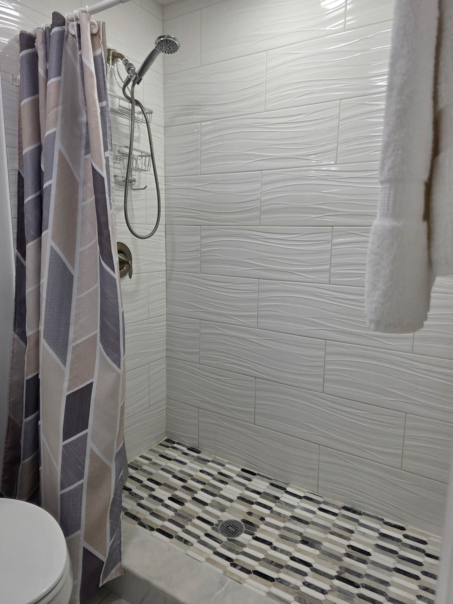 Tampa Single Room: 32 River Cove Dr