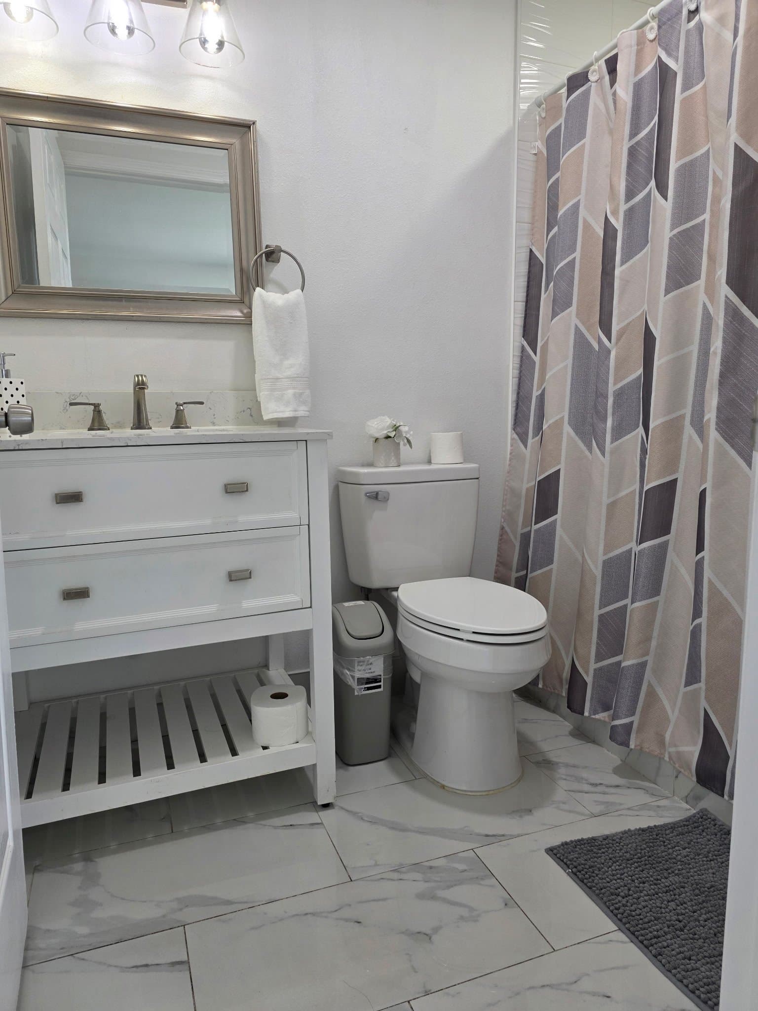 Tampa Single Room: 32 River Cove Dr