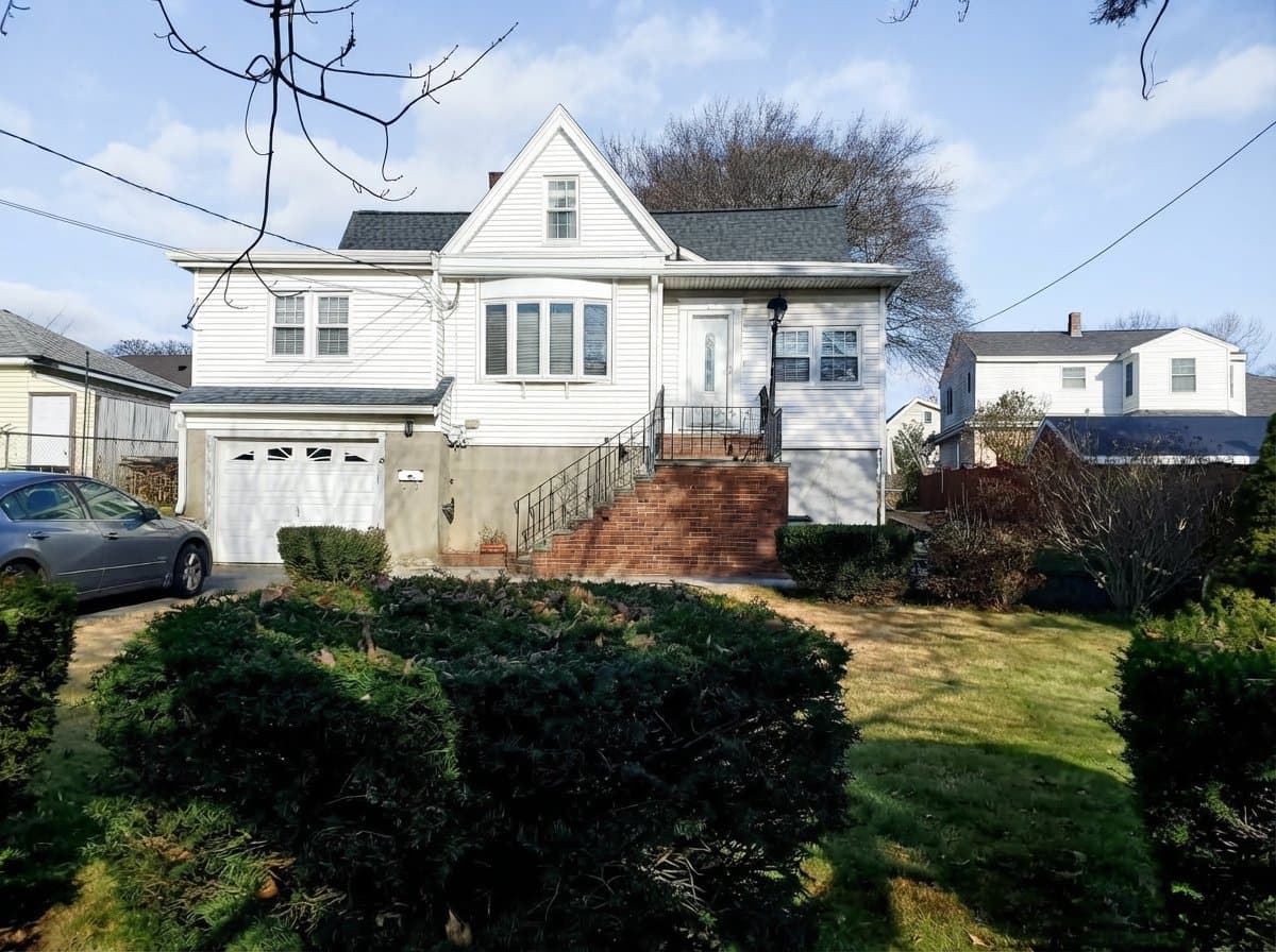 Peabody House: 23 Walsh Ave