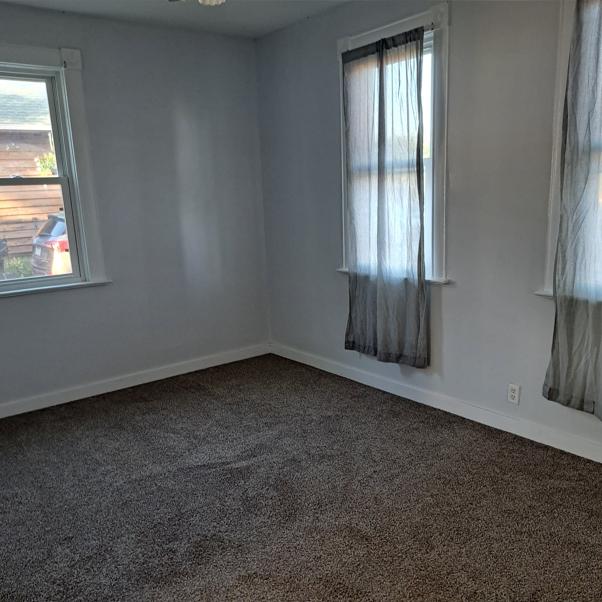 New Prague House: 502 1st Ave NW
