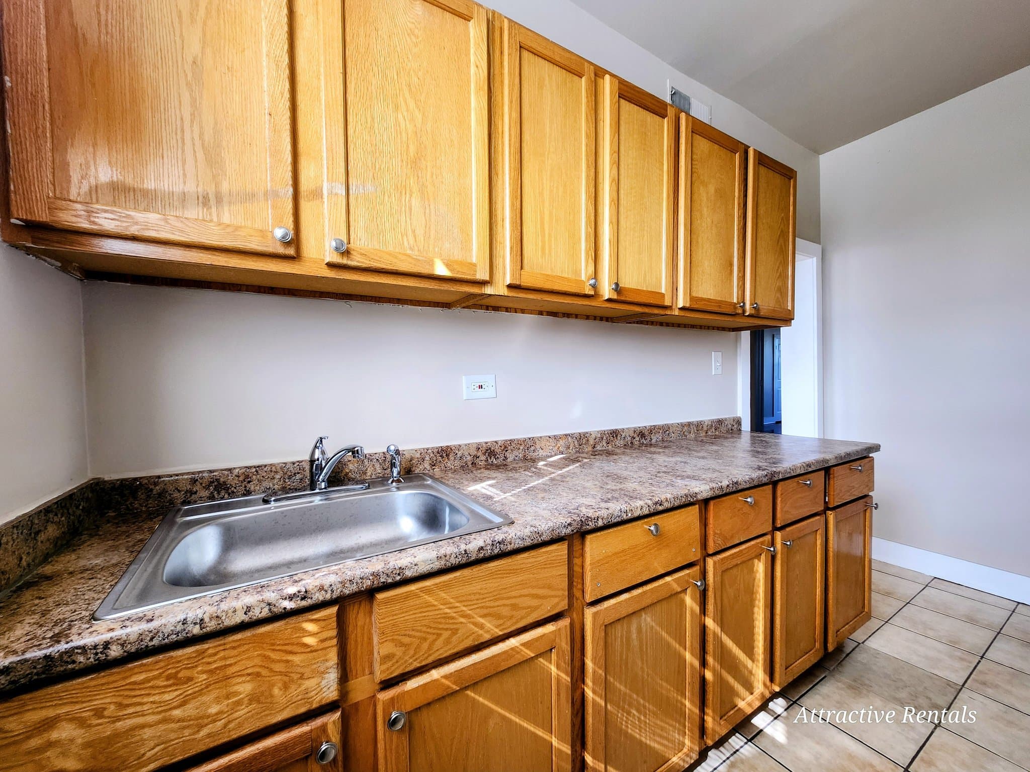 Chicago Apartment: 53 E Marquette Rd
