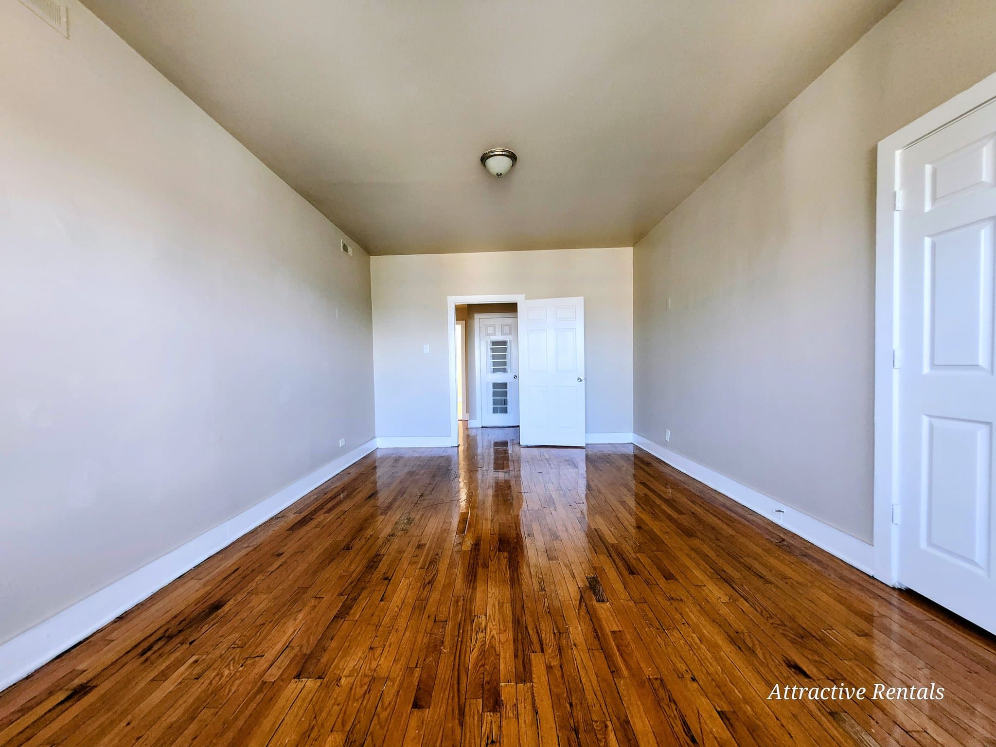 Chicago Apartment: 53 E Marquette Rd