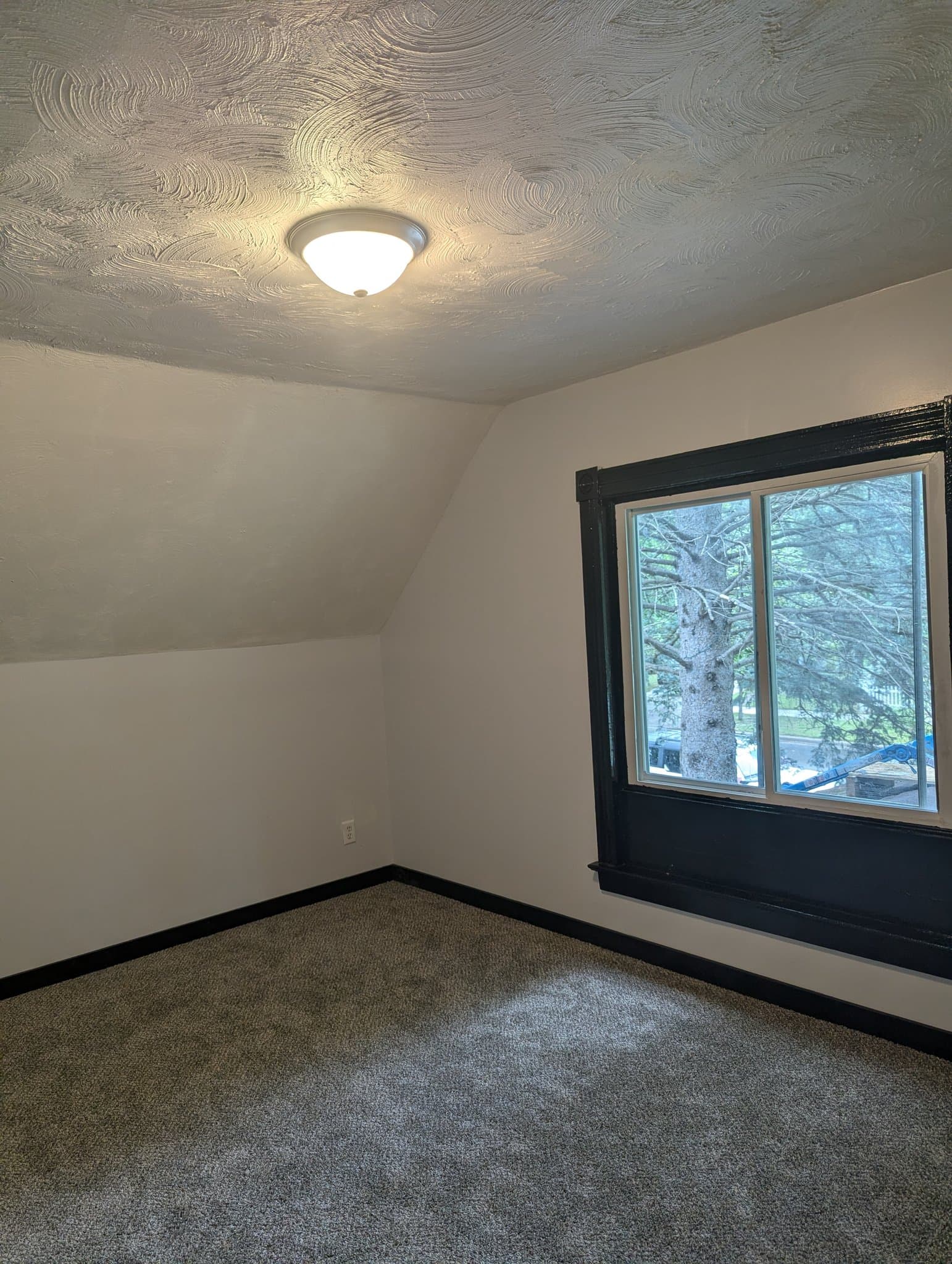 Jordan House: 217 1st Street W