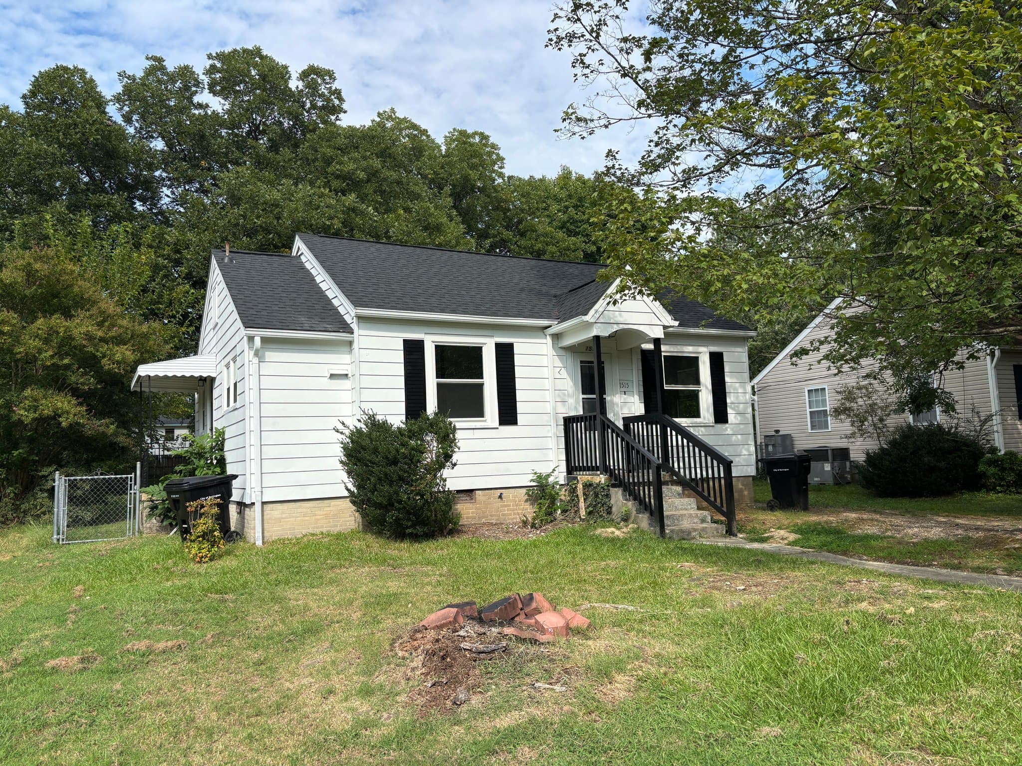 Burlington House: 1515 Melody Ln