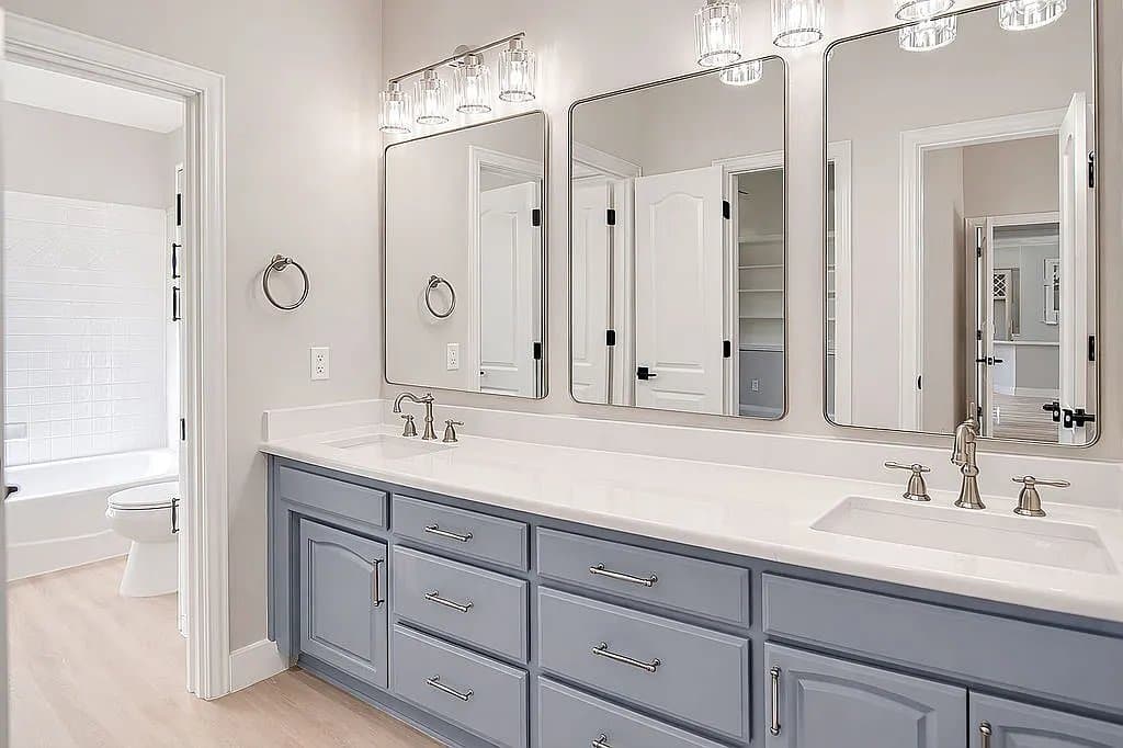 Weatehrford House: 125 Devon CT