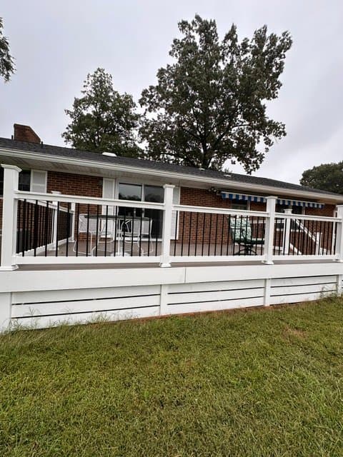 Colonial Beach House: 114 Sebastian Ave