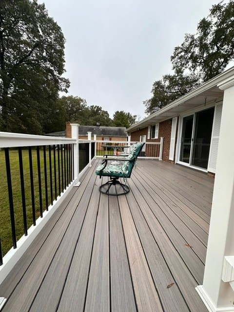 Colonial Beach House: 114 Sebastian Ave