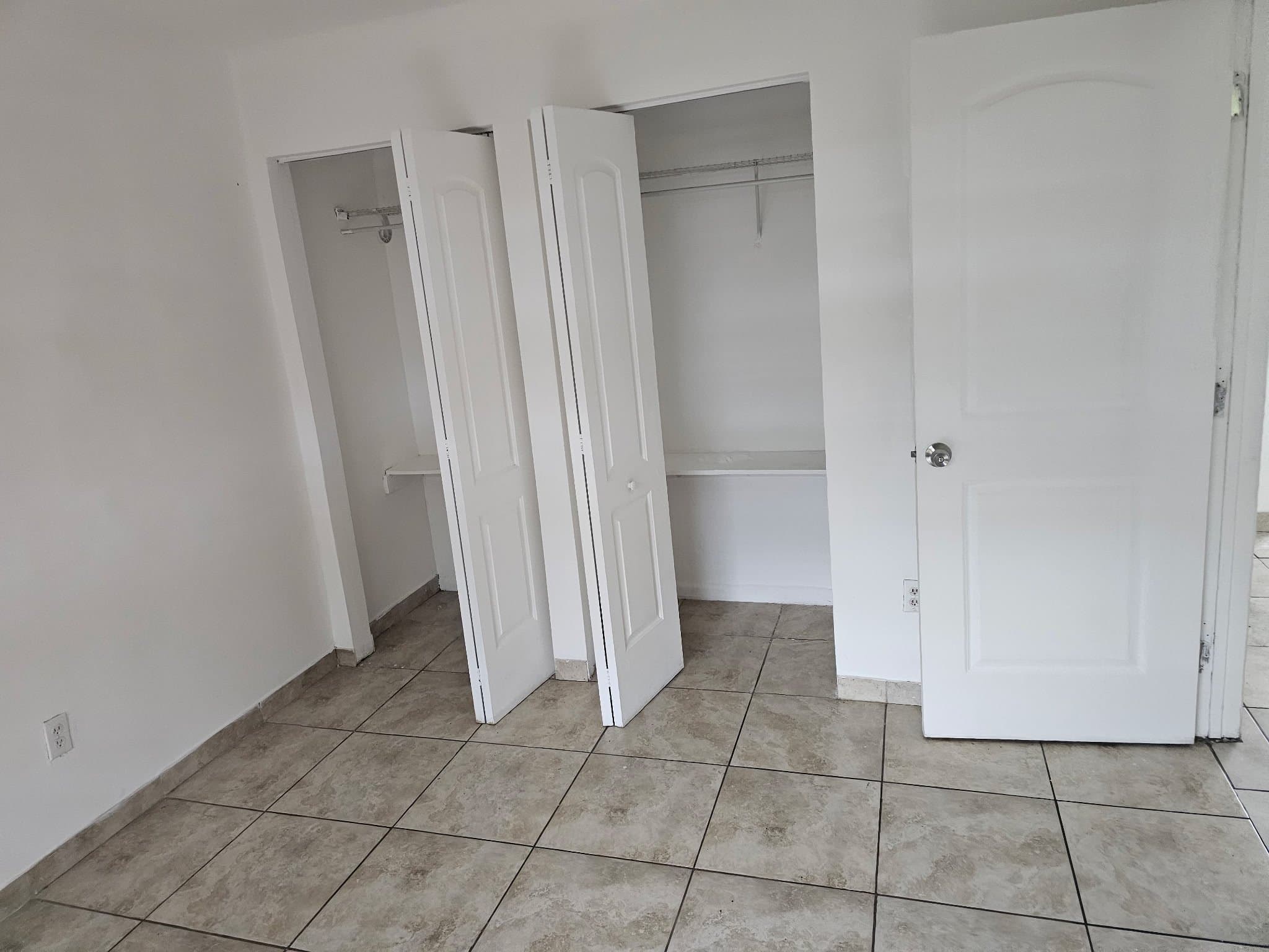 Hollywood House: 2746 johnson st
