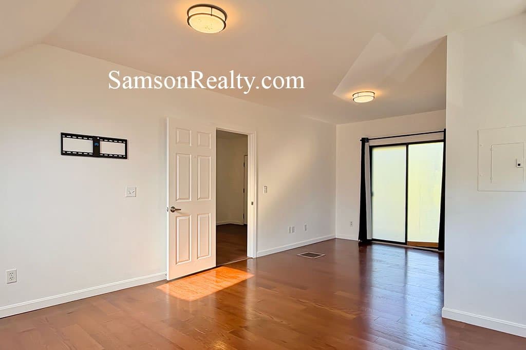 North Providence Condo: 416 Woodward