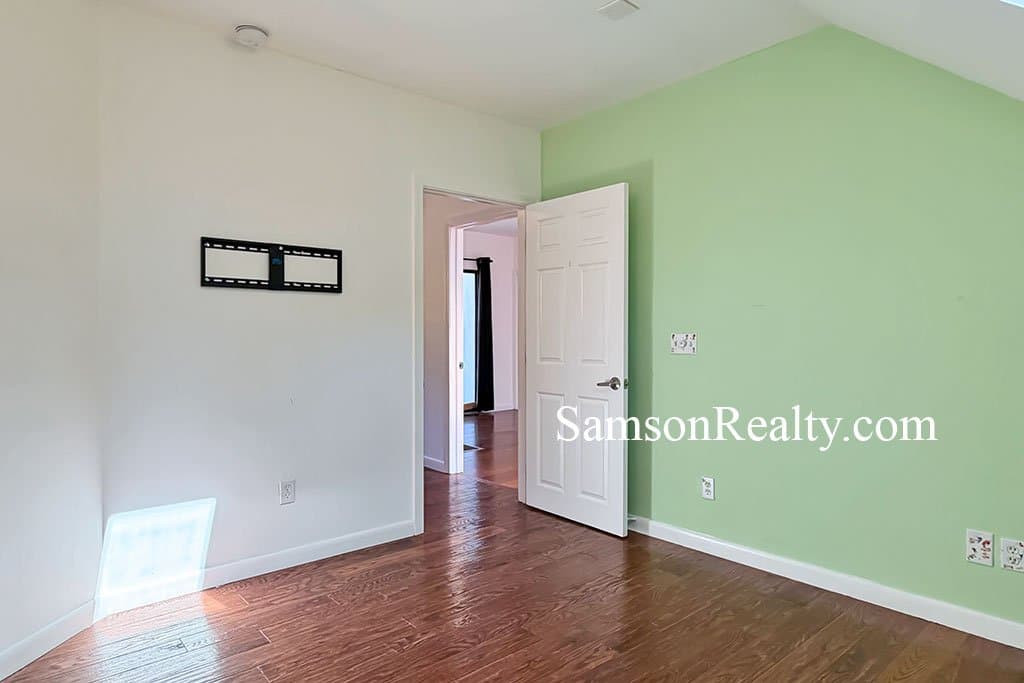 North Providence Condo: 416 Woodward