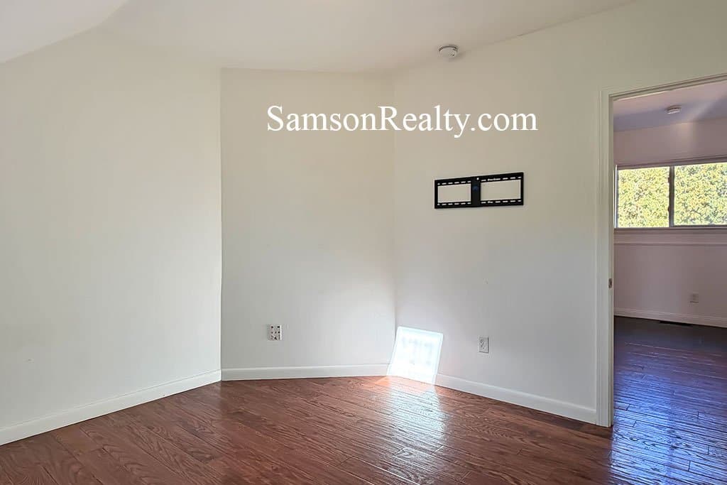 North Providence Condo: 416 Woodward