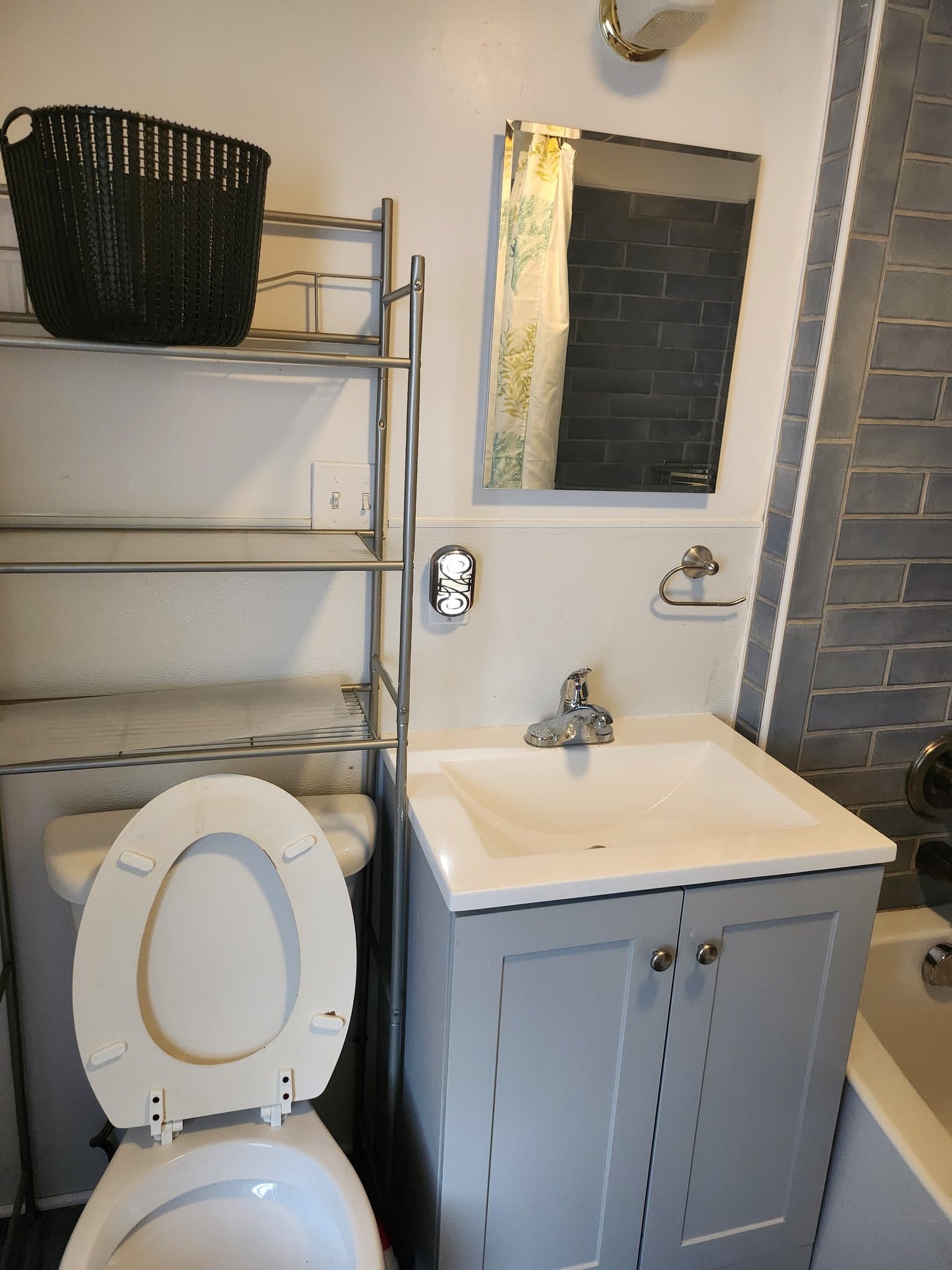 Glens falls Apartment: 102 Warren street