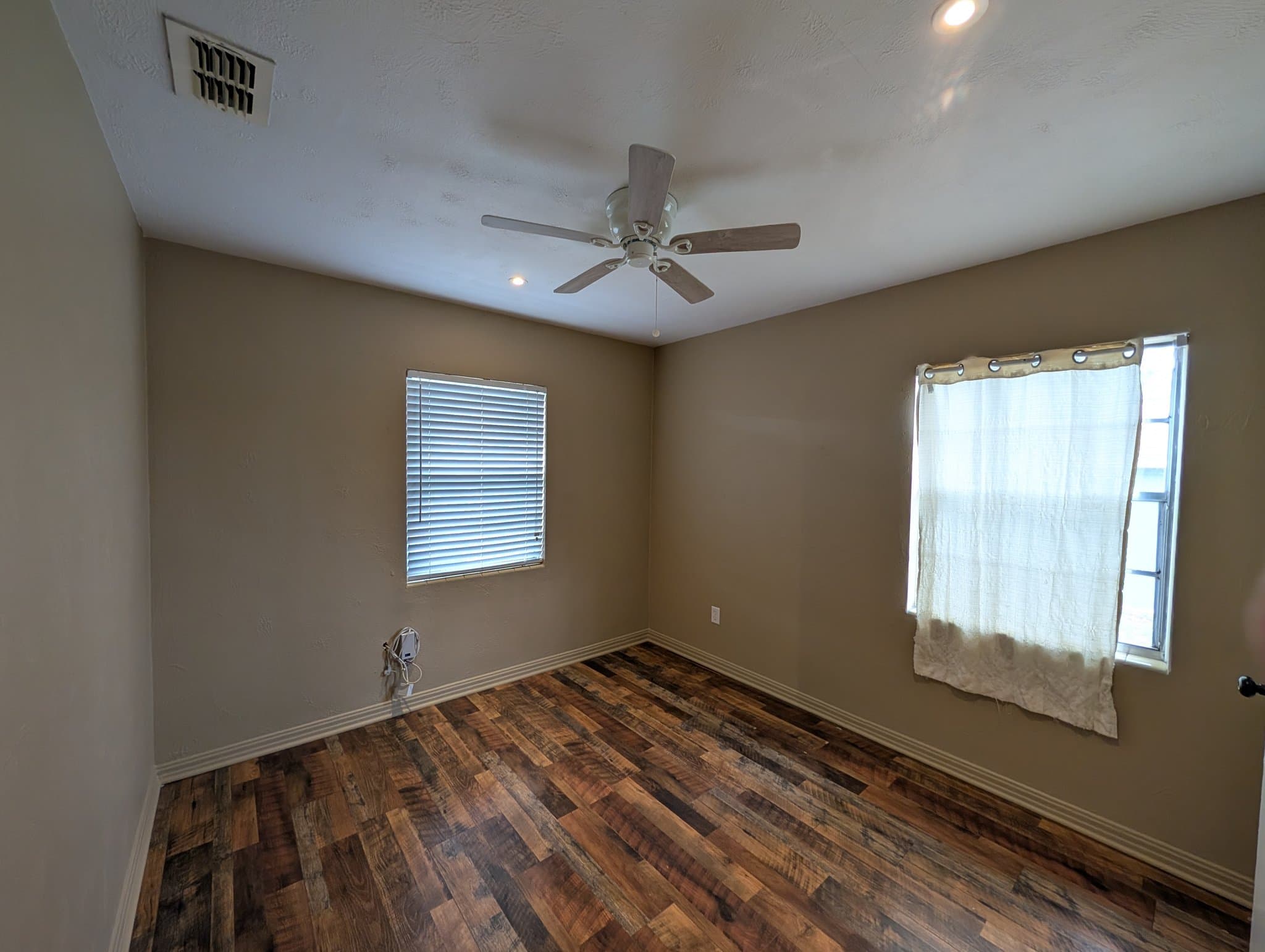 Lakeland Multiplex: 615 Hollingsworth Rd