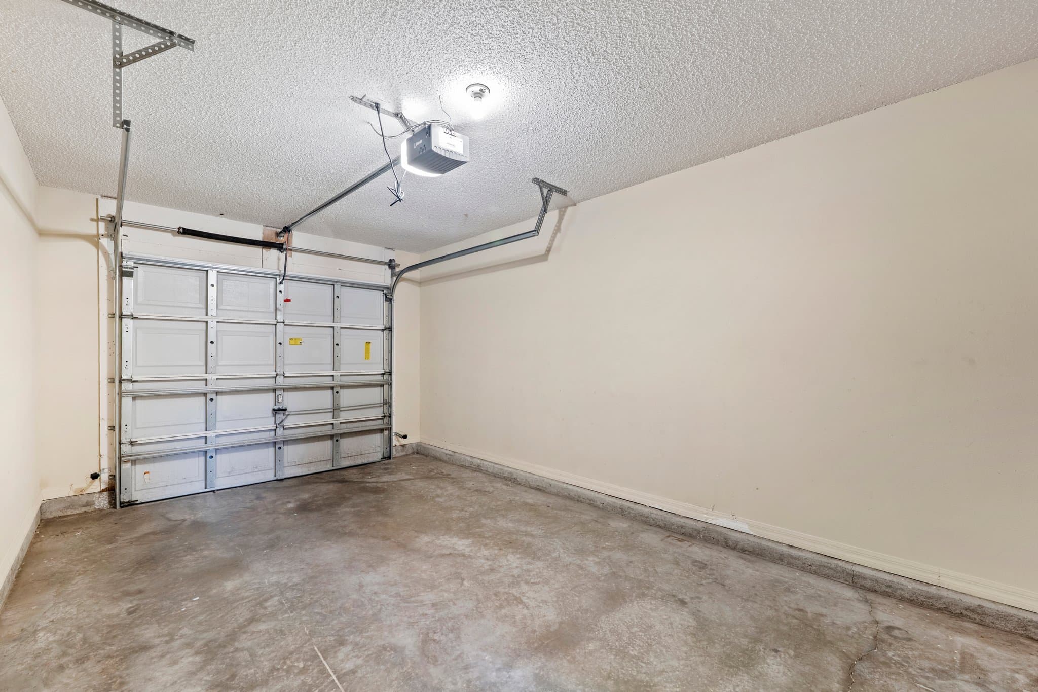 Jacksonville Townhome: 7705 Highchair Ln