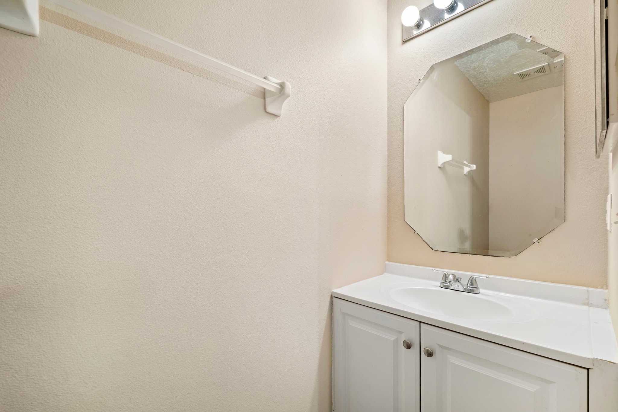 Jacksonville Townhome: 7705 Highchair Ln