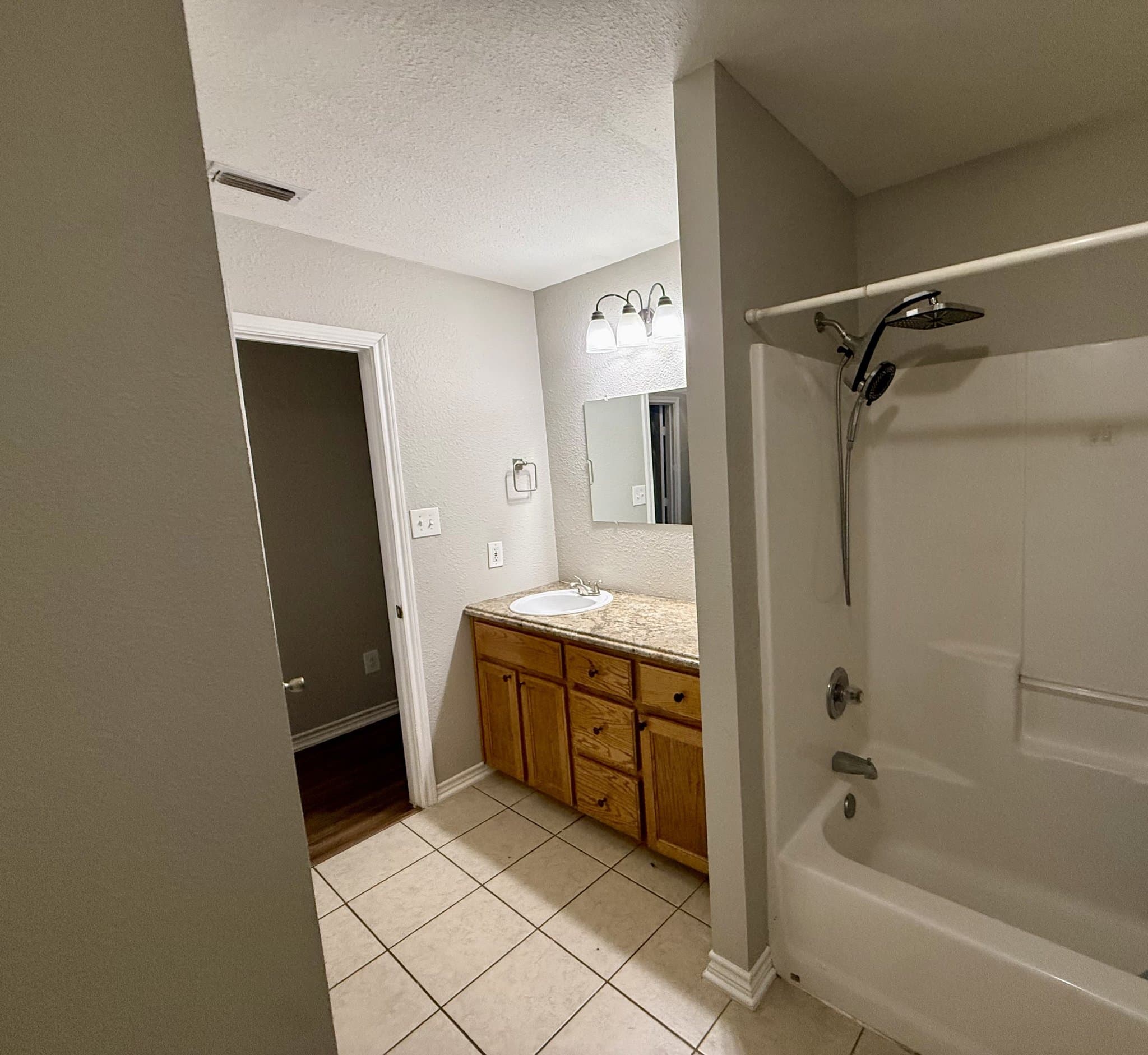 White Oak House: 518 E Center St