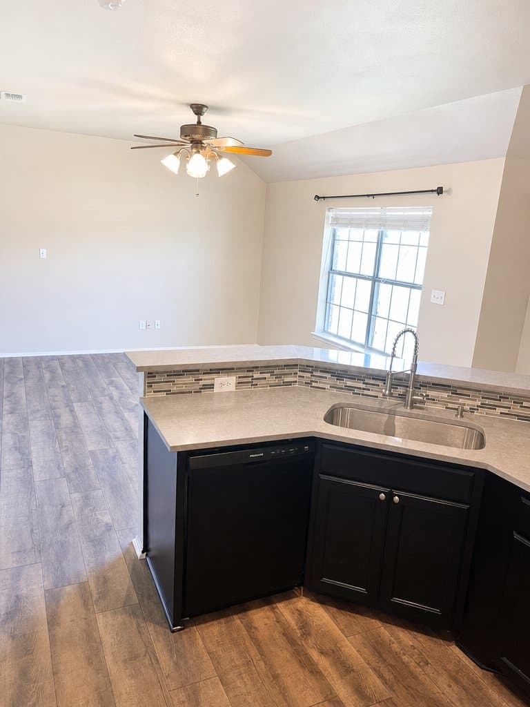 Weatherford Multiplex: 131 Lindas Creek Lane