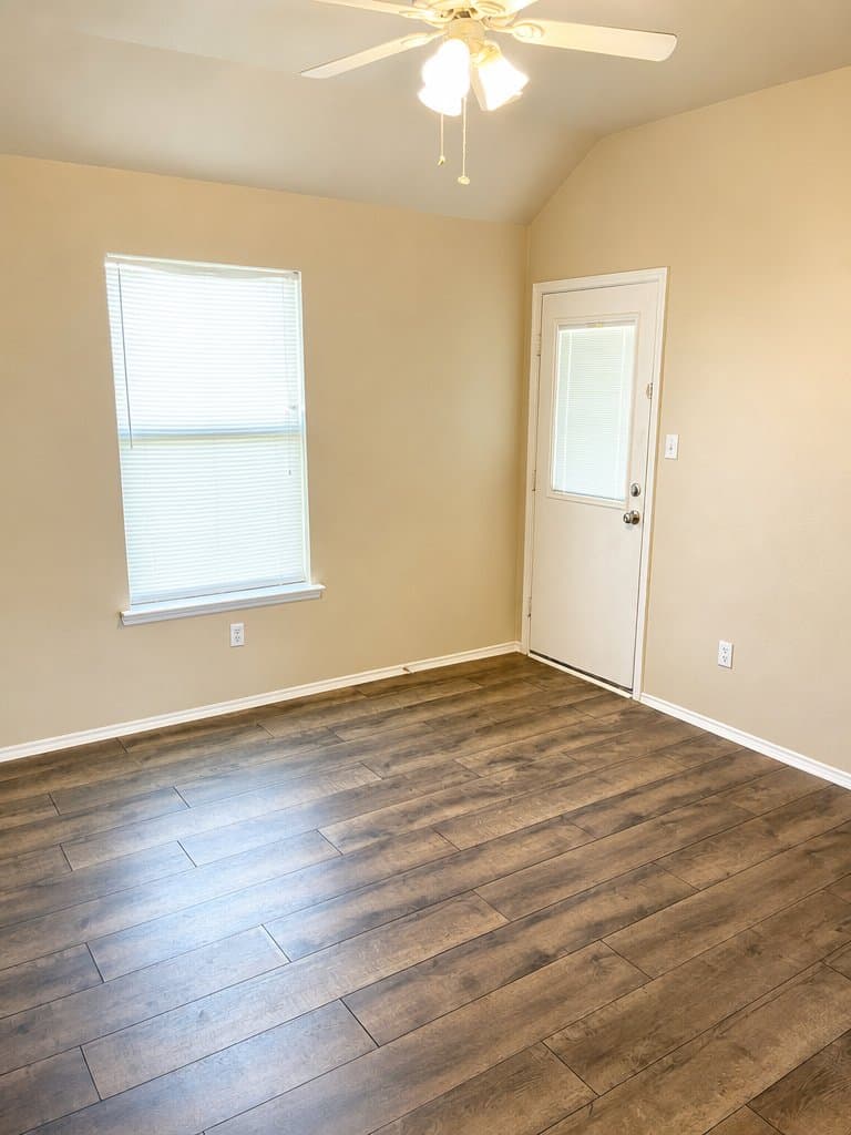 Weatherford Multiplex: 131 Lindas Creek Lane