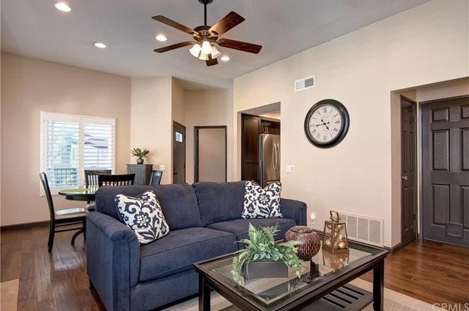 Mission Viejo Condo: 27778 Violet