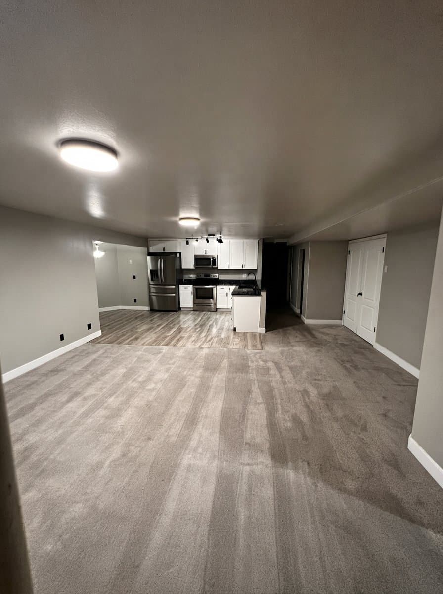 south jordan House: 10071 s bingham miner ct