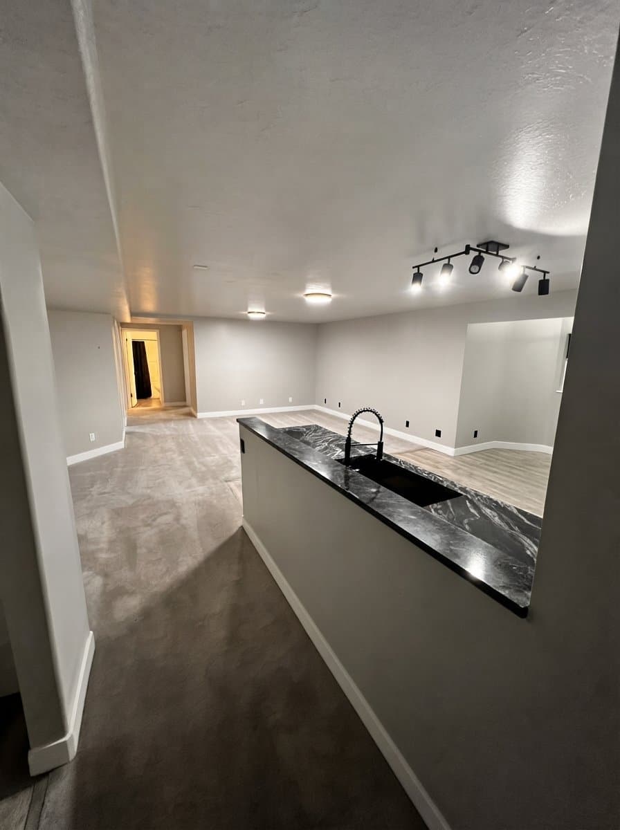 south jordan House: 10071 s bingham miner ct
