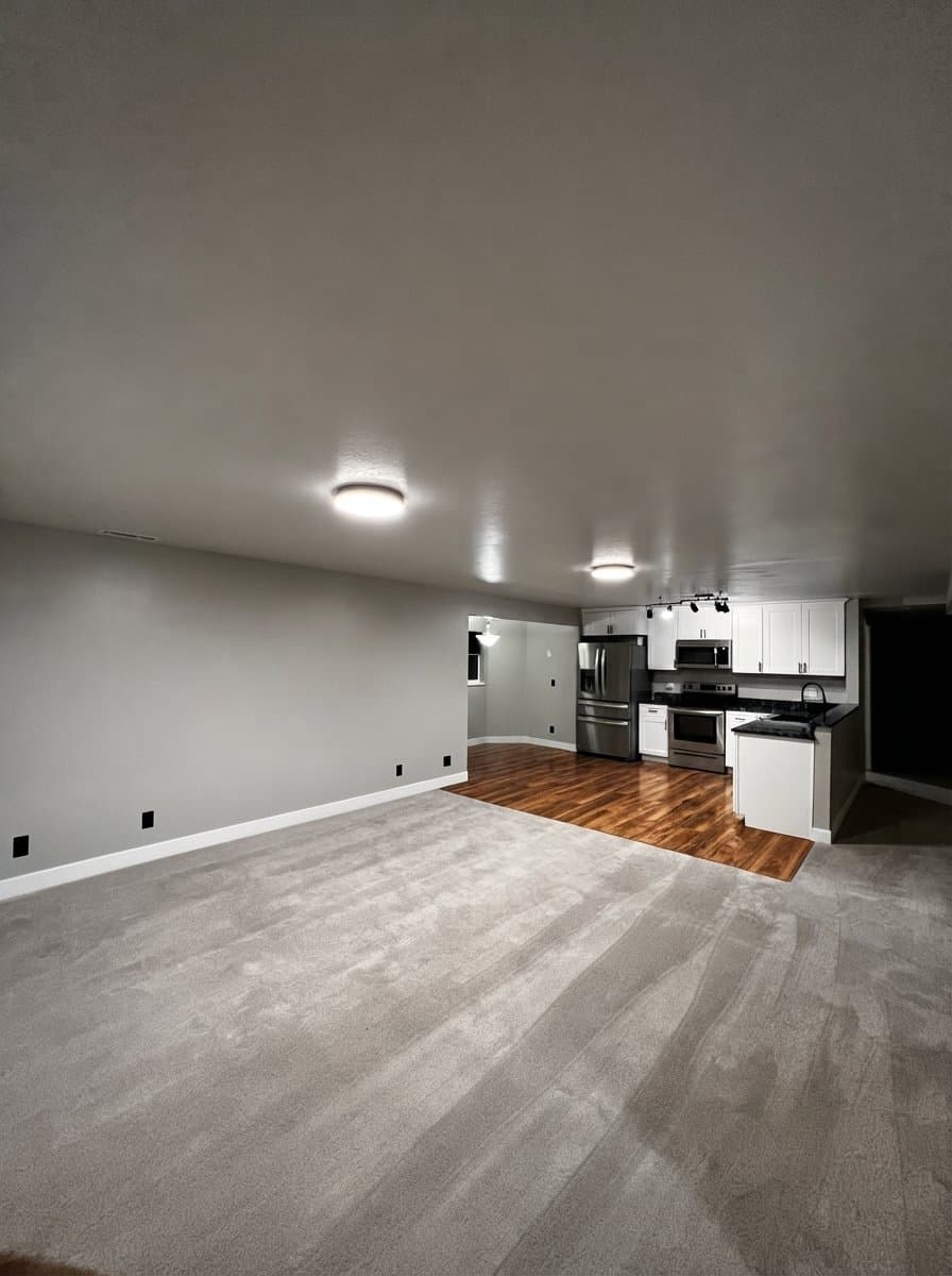 south jordan House: 10071 s bingham miner ct