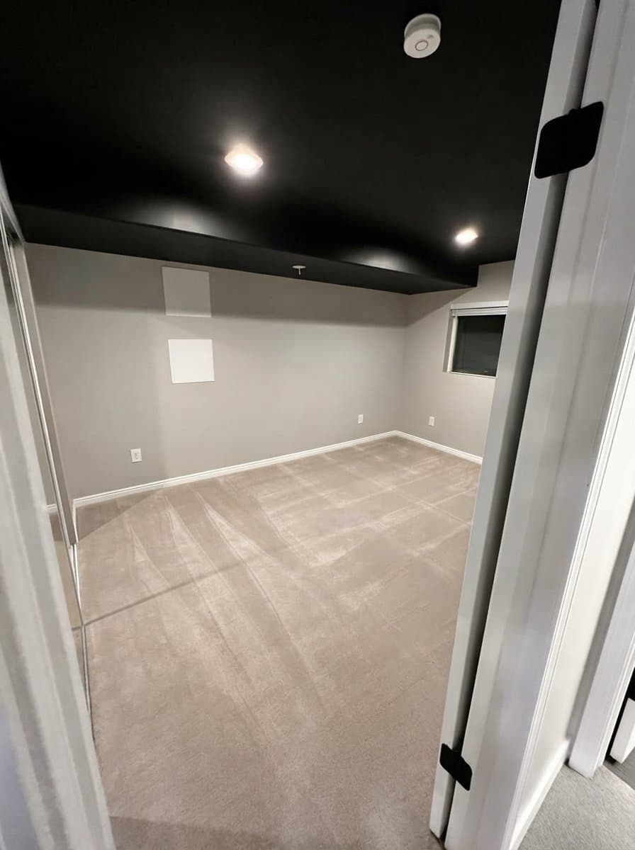 south jordan House: 10071 s bingham miner ct