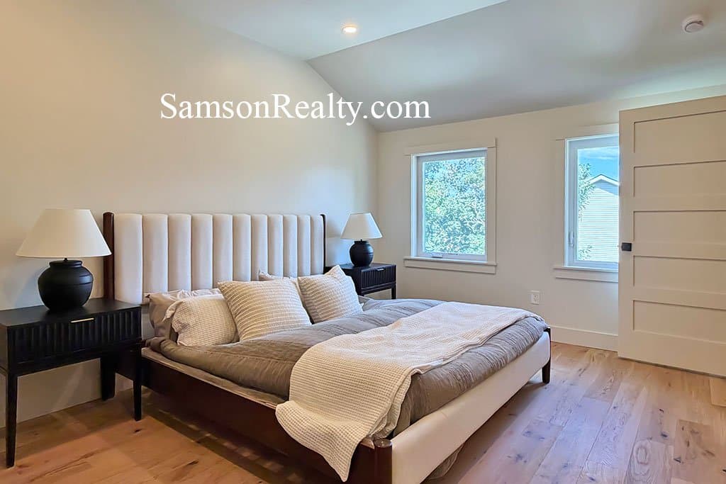 Providence Condo: 54 GRAND VIEW
