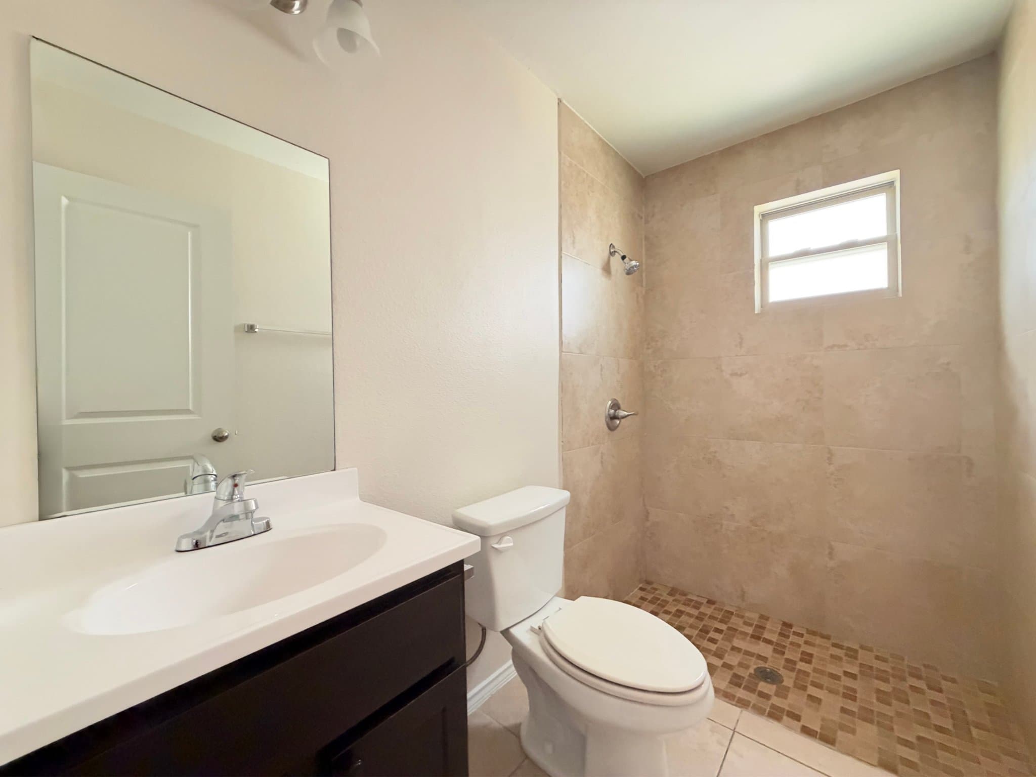 Laredo Apartment: 2601 Lomas del sur