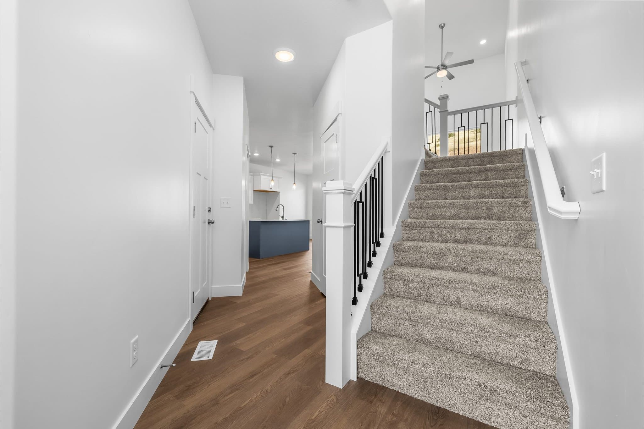 Mapleton Townhome: 5347 S. Acacia Dr.