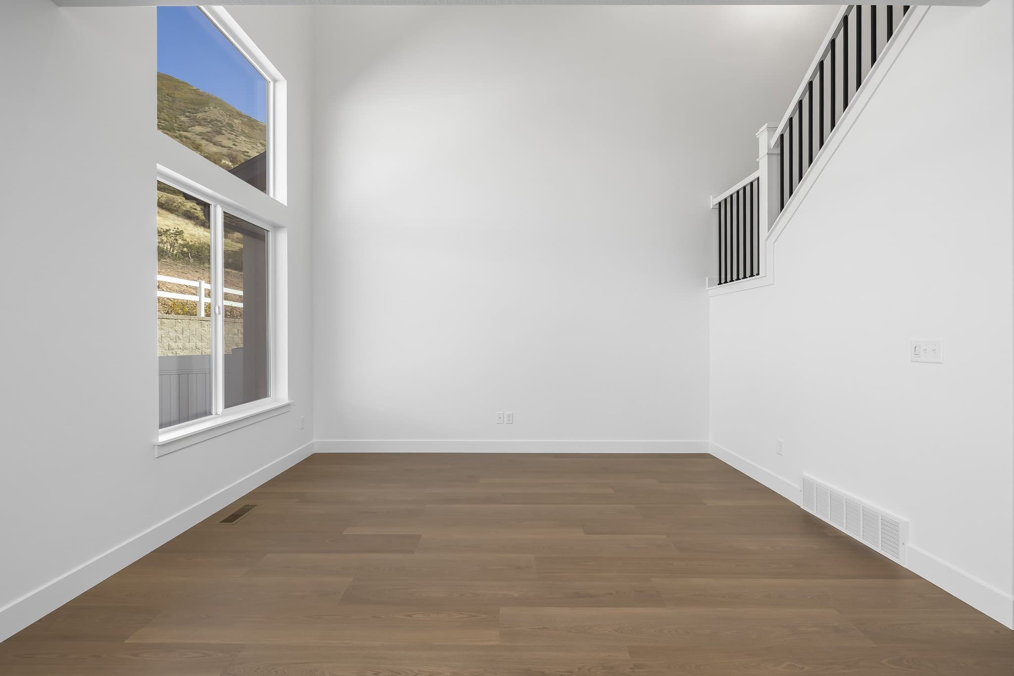 Mapleton Townhome: 5347 S. Acacia Dr.