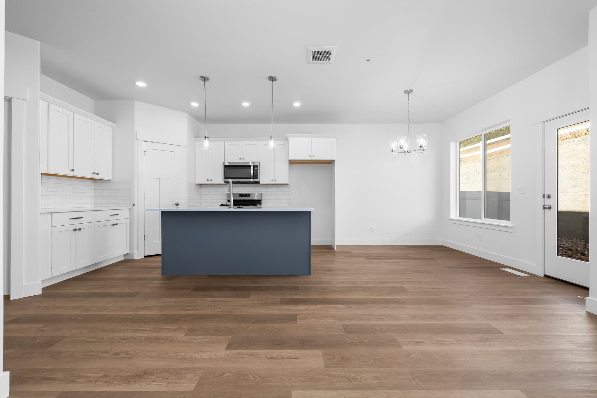 Mapleton Townhome: 5347 S. Acacia Dr.