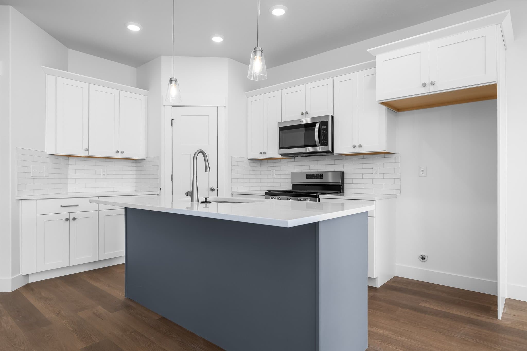 Mapleton Townhome: 5347 S. Acacia Dr.