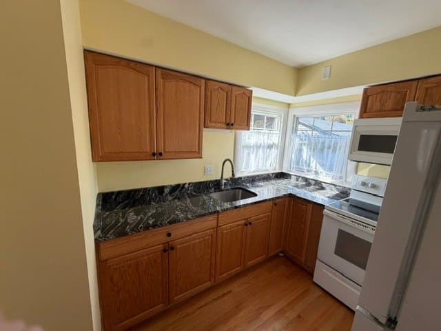 Biddeford Apartment: 300 Elm St