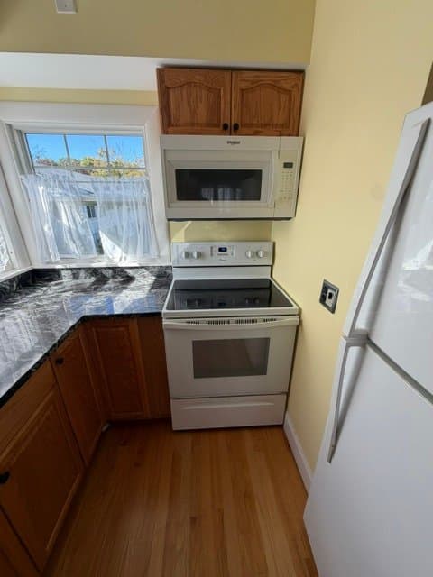 Biddeford Apartment: 300 Elm St