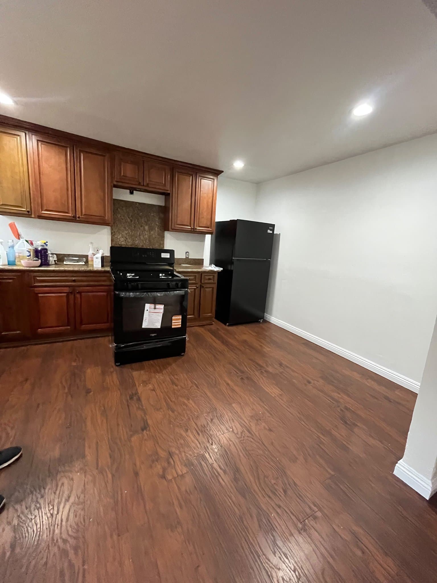 Los Angeles Apartment: 1817 W 66th St.
