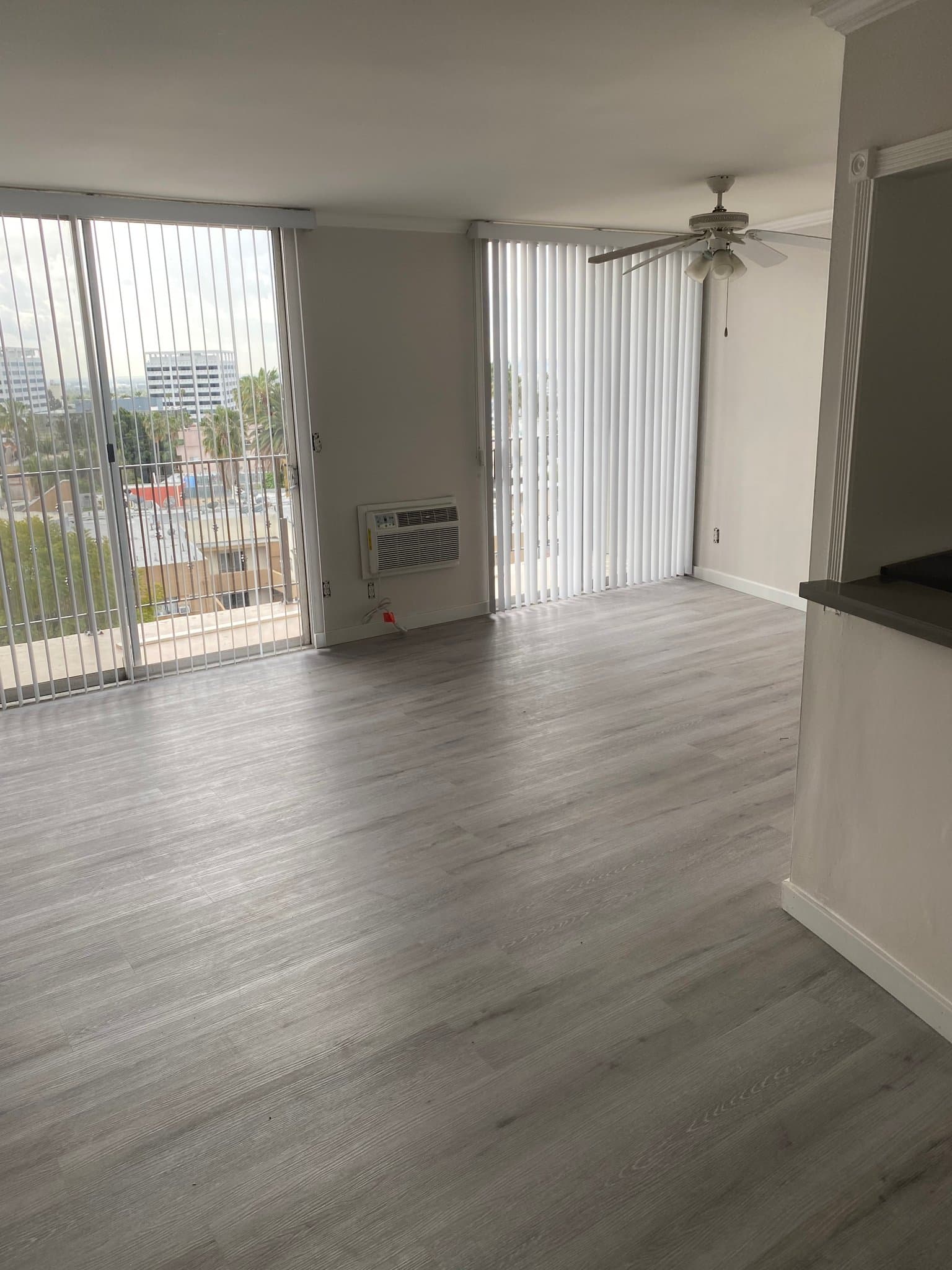 Los Angeles Apartment: 7100 Hillside Ave