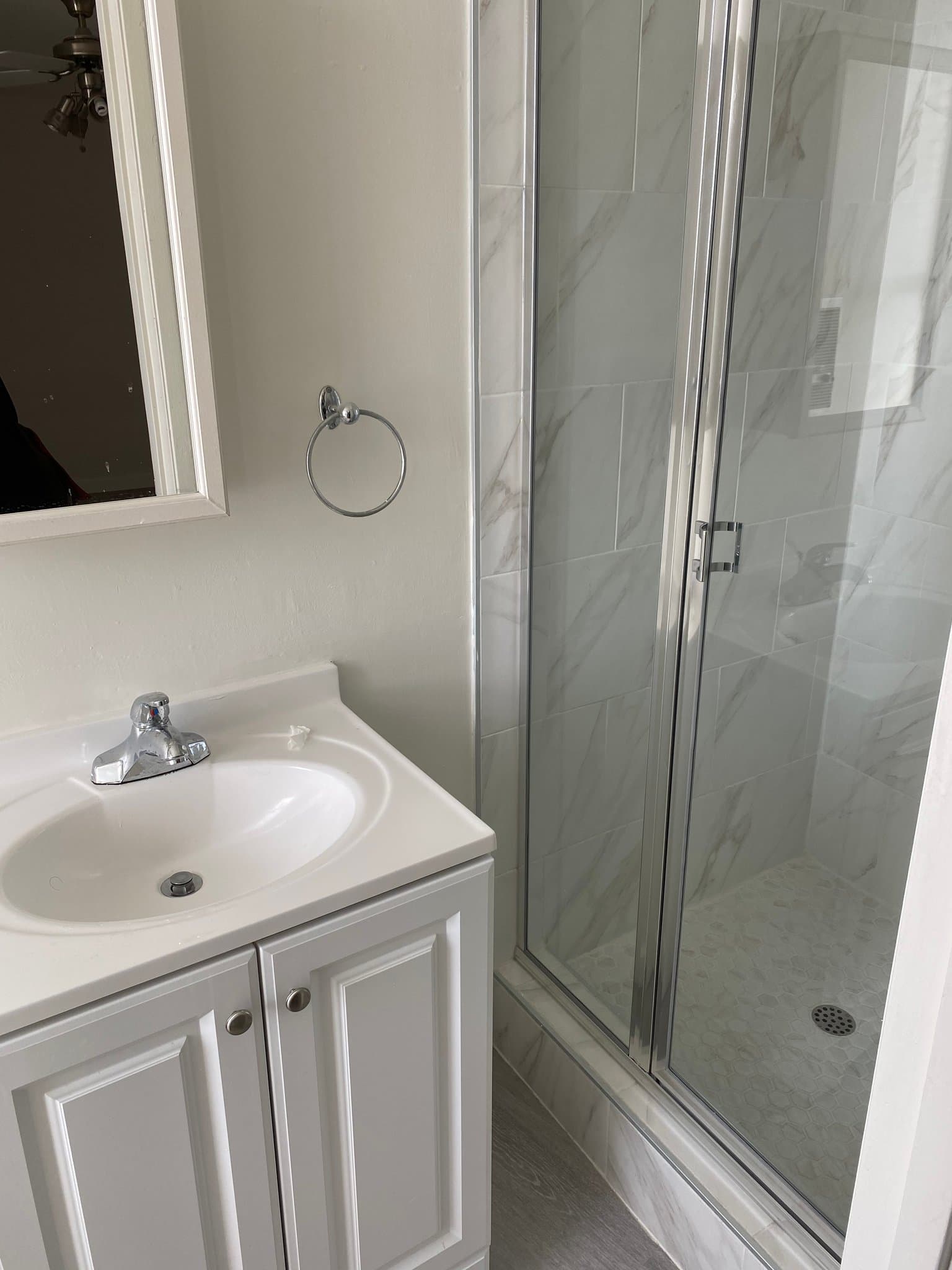 Los Angeles Apartment: 7100 Hillside Ave