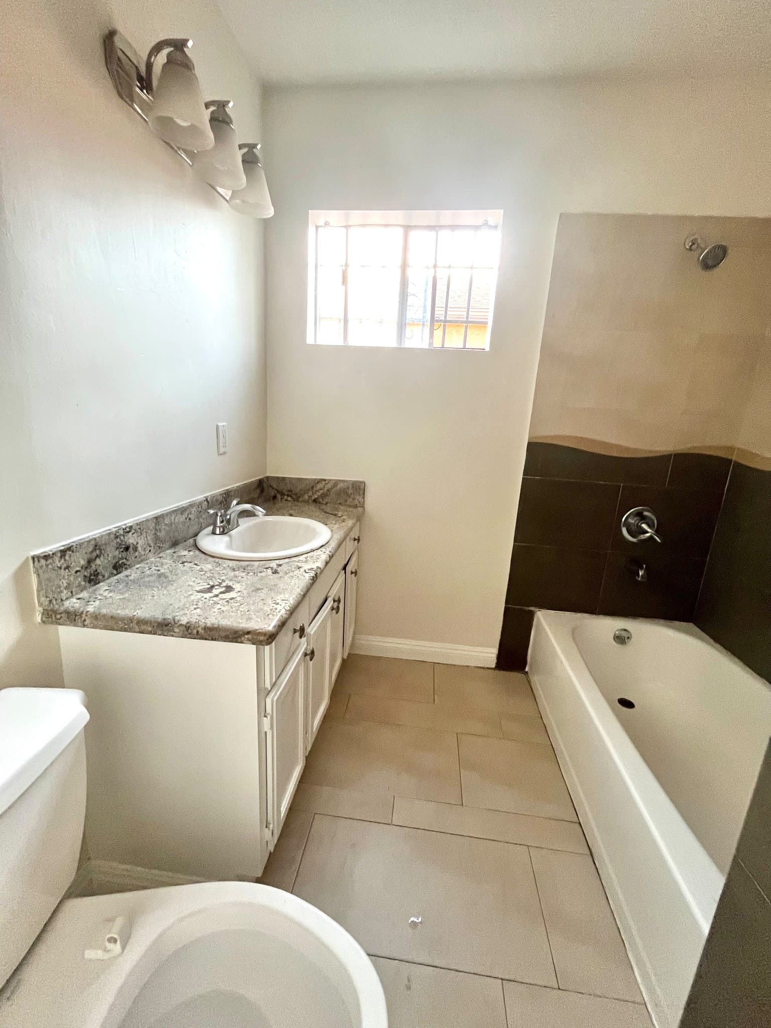 Los Angeles Apartment: 1817 W 66th St.