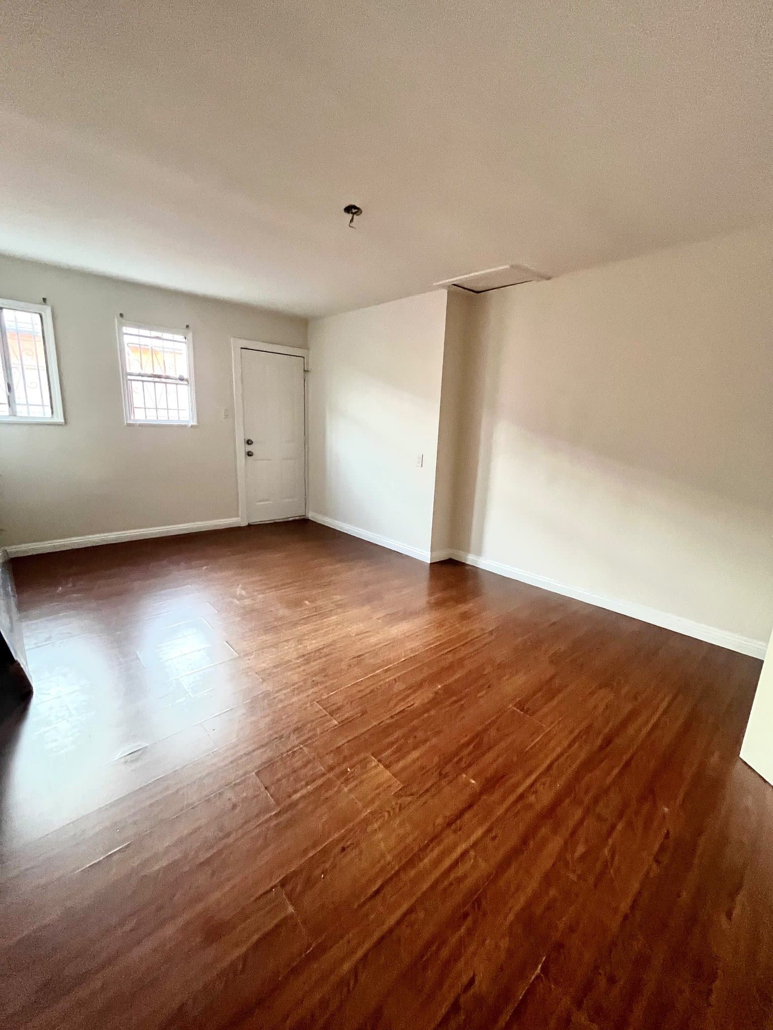 Los Angeles Apartment: 1817 W 66th St.
