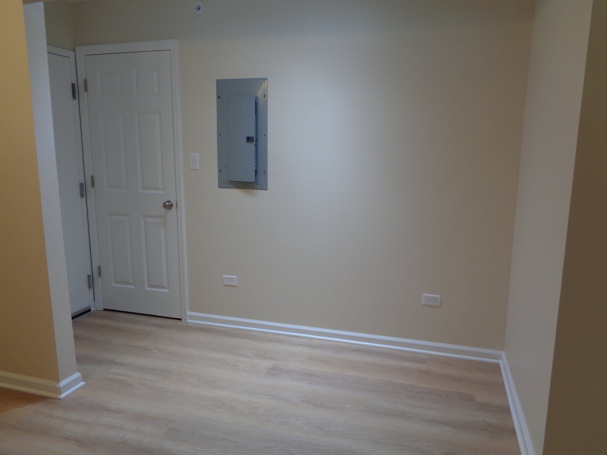 Joliet Apartment: 115 Essington Rd