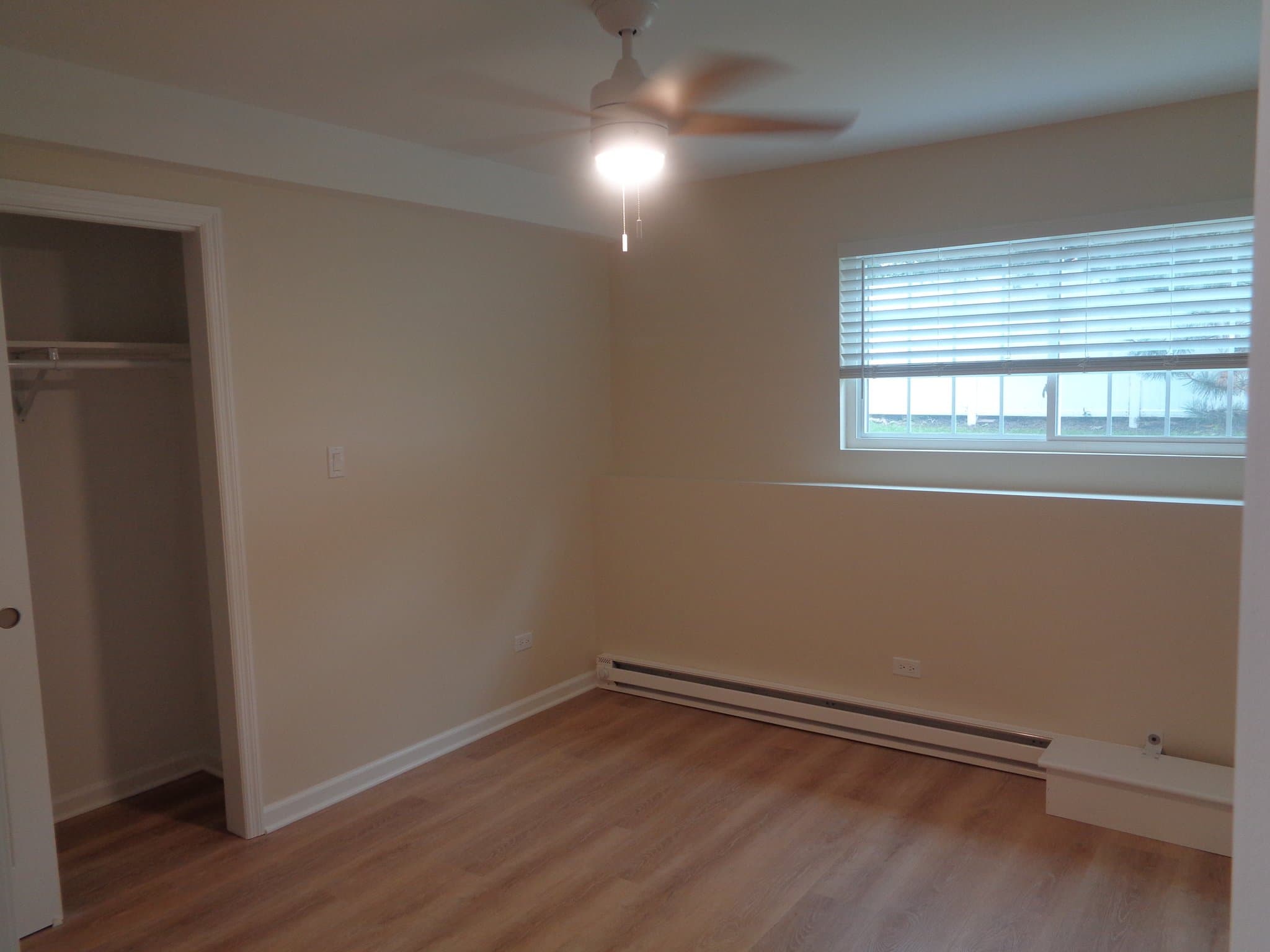 Joliet Apartment: 115 Essington Rd