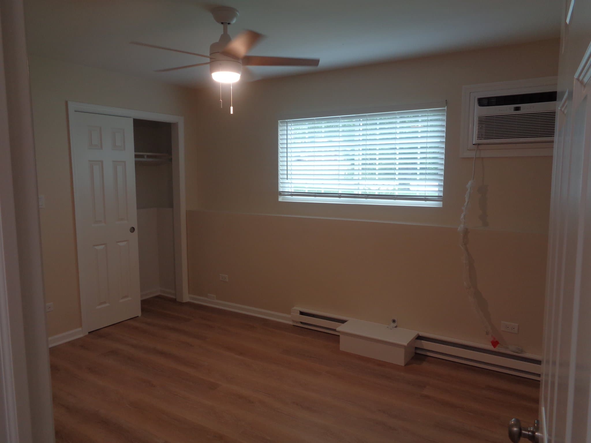 Joliet Apartment: 115 Essington Rd