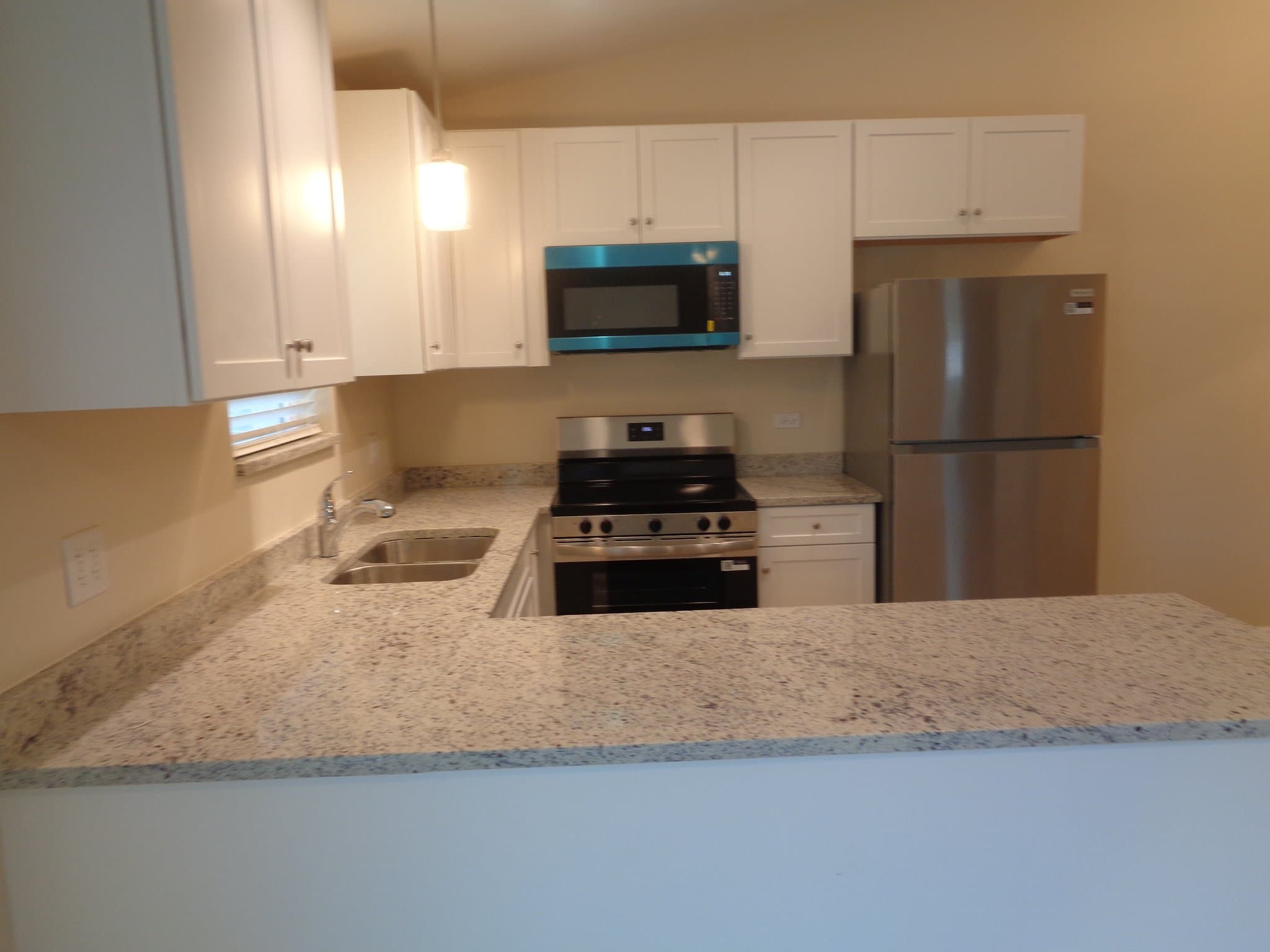 Joliet Apartment: 115 Essington Rd