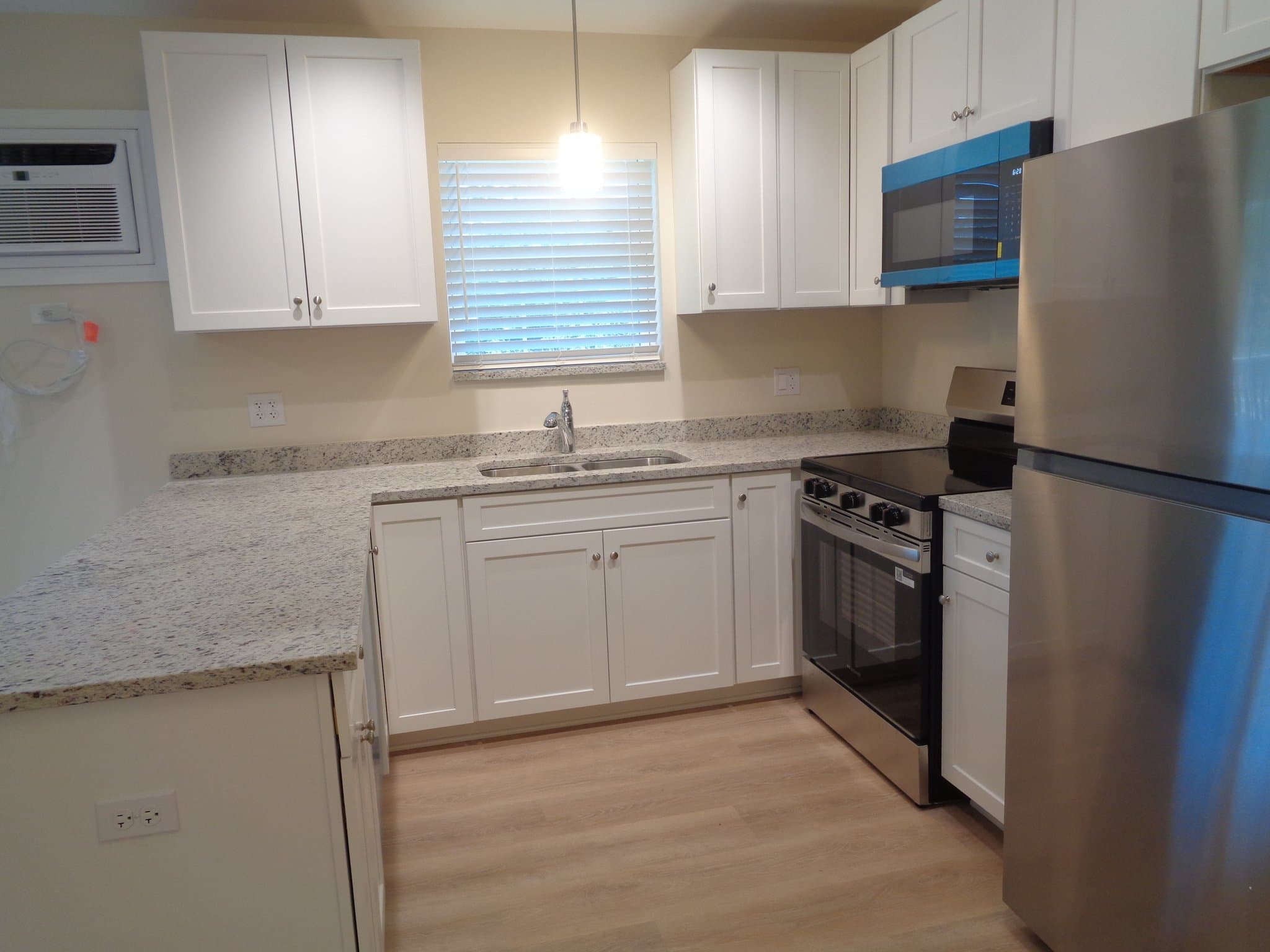 Joliet Apartment: 115 Essington Rd