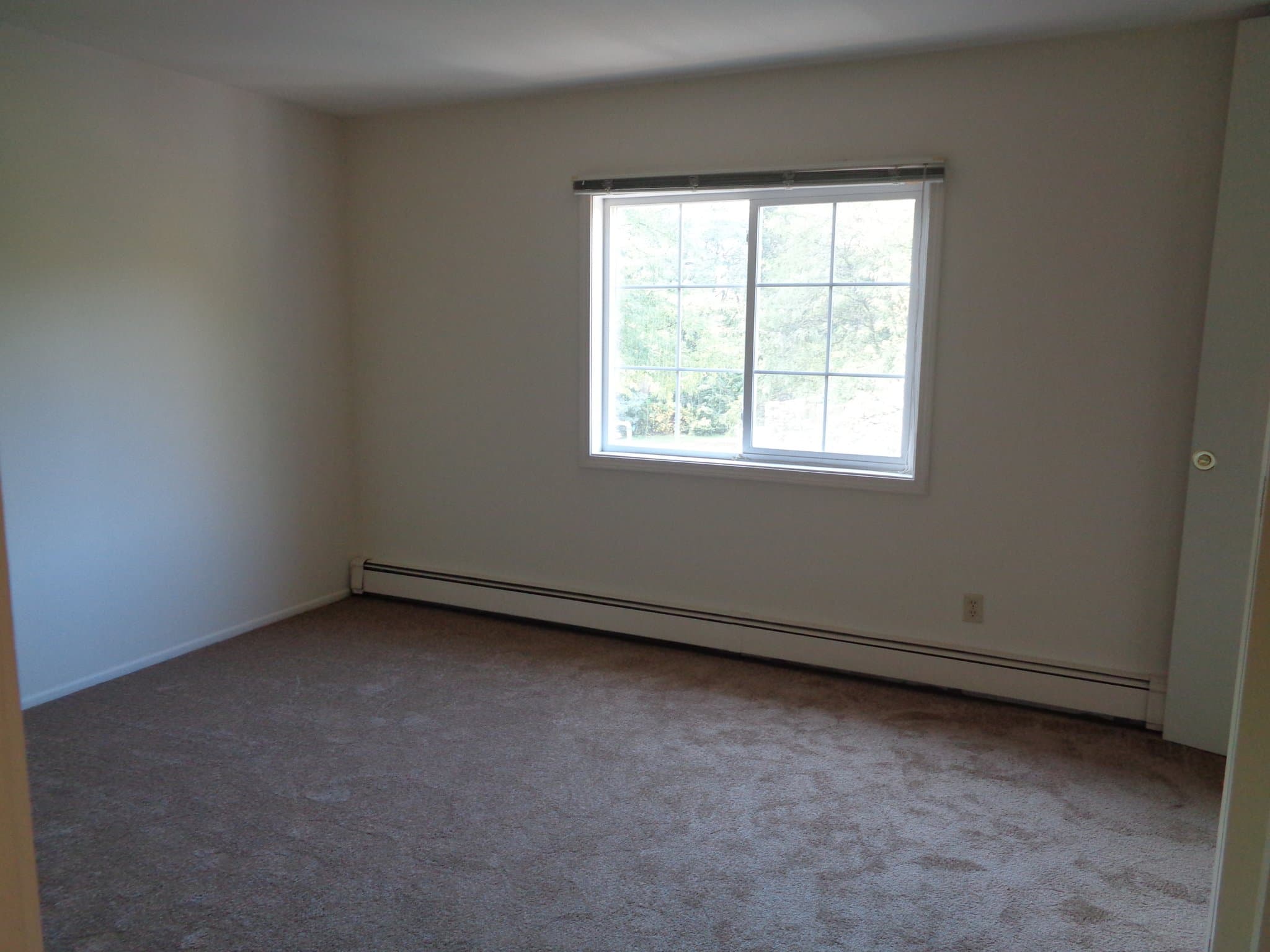 Joliet Apartment: 115 Twin Oaks Drive
